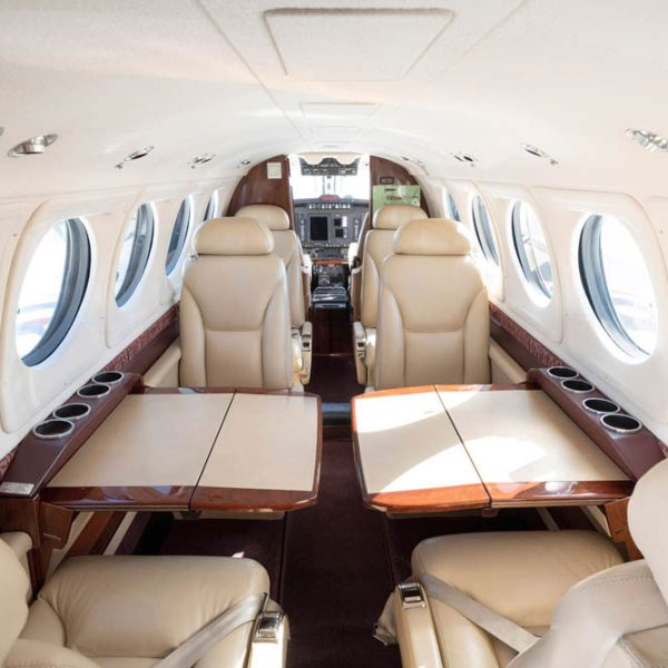 B200-VIP-Luxury-Turboprop-Airplane-cabin-interior-3